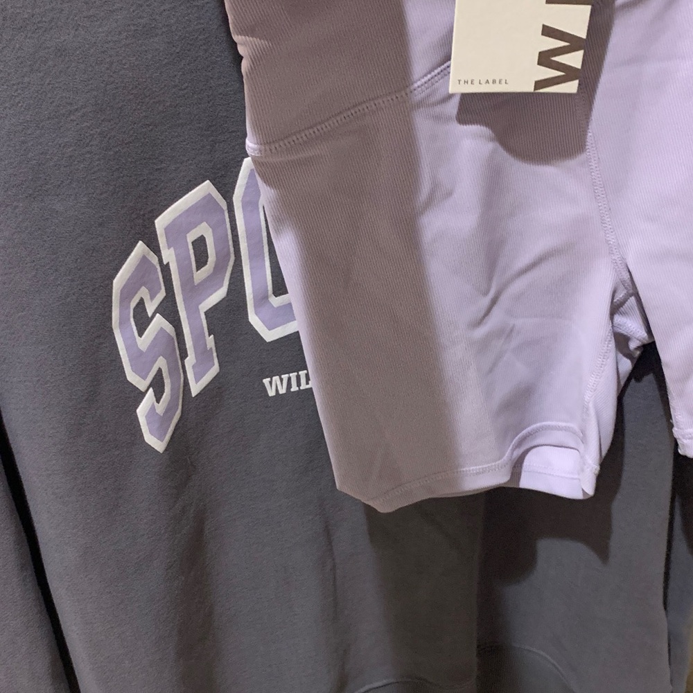 NEW!! WILO Sweatshirt and Shorts Outfit - Picture 2 of 6